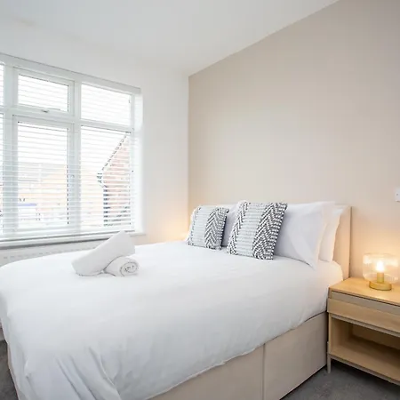 Vacant Nests The Sandringham Location *