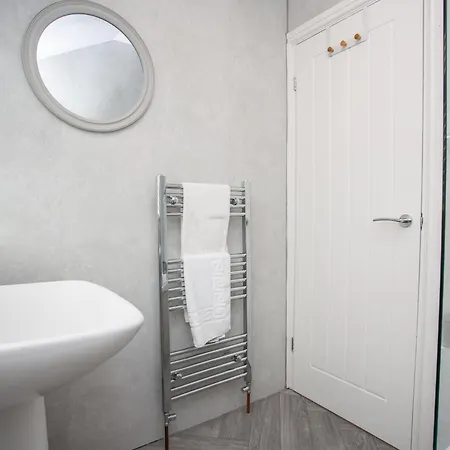 Vacant Nests The Sandringham Location