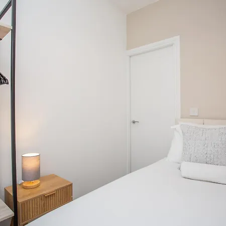 Vacant Nests The Sandringham Location *