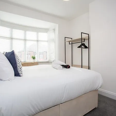 Vacant Nests The Sandringham Location *