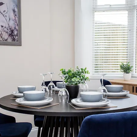 Vacant Nests The Sandringham Location * Redcar